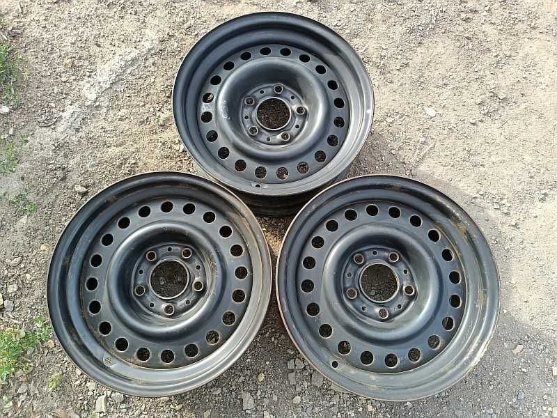 Продам оригинальные металлические диски на BMW 5 е34