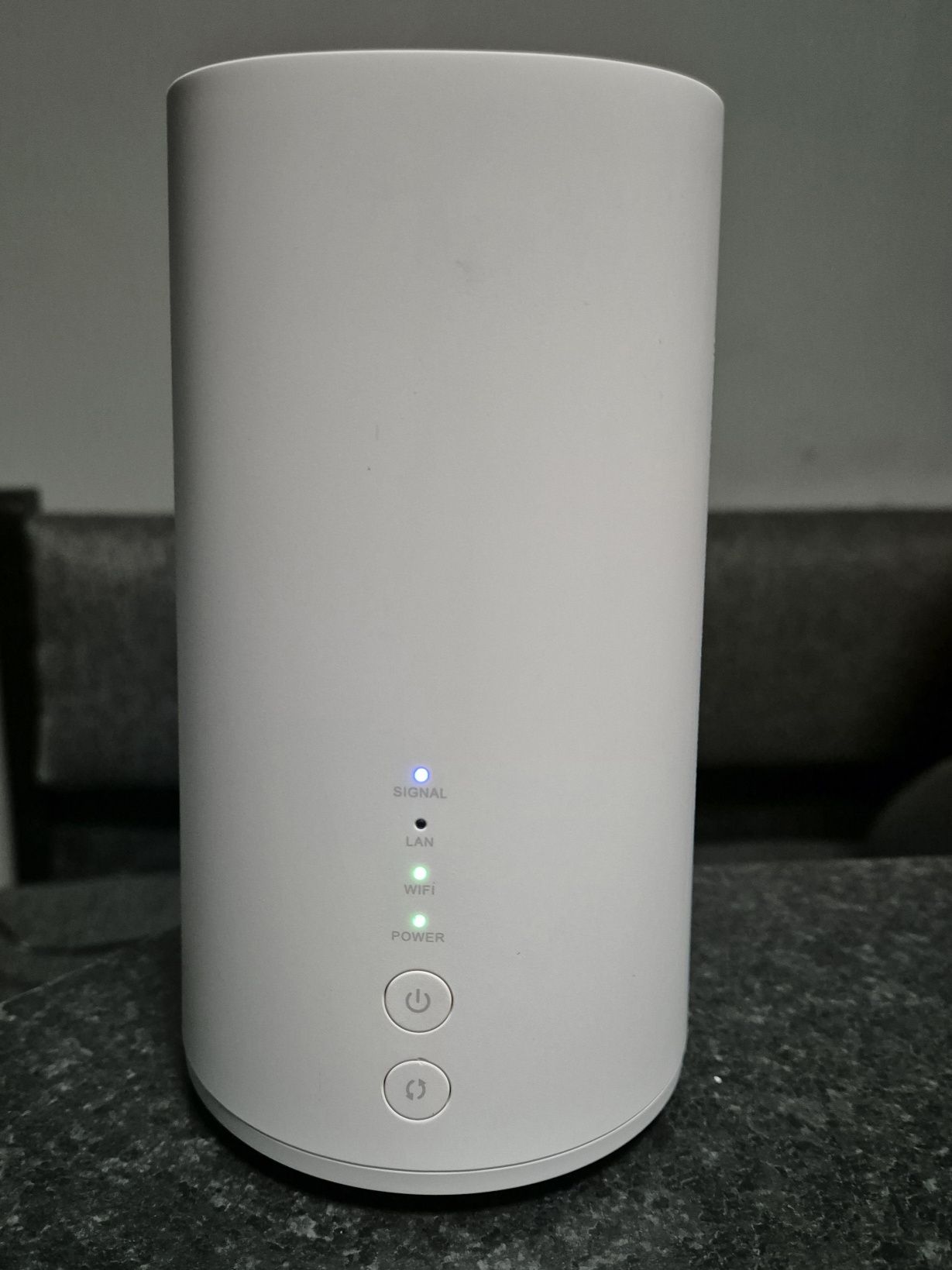 vand Router wifi de viteza Huawei B528s-23a..4G..cu cartela SIM..