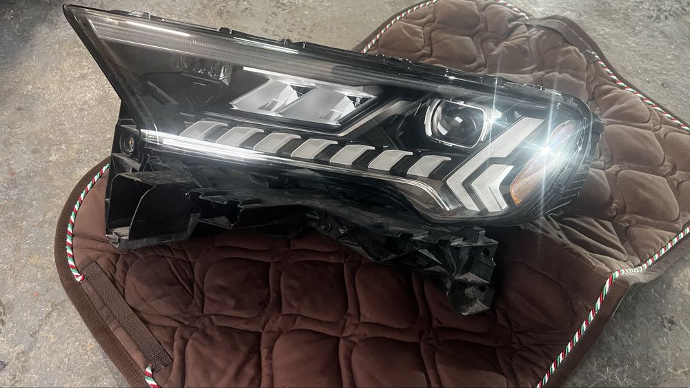 Ляв фар Audi Q7 matrix след 2021