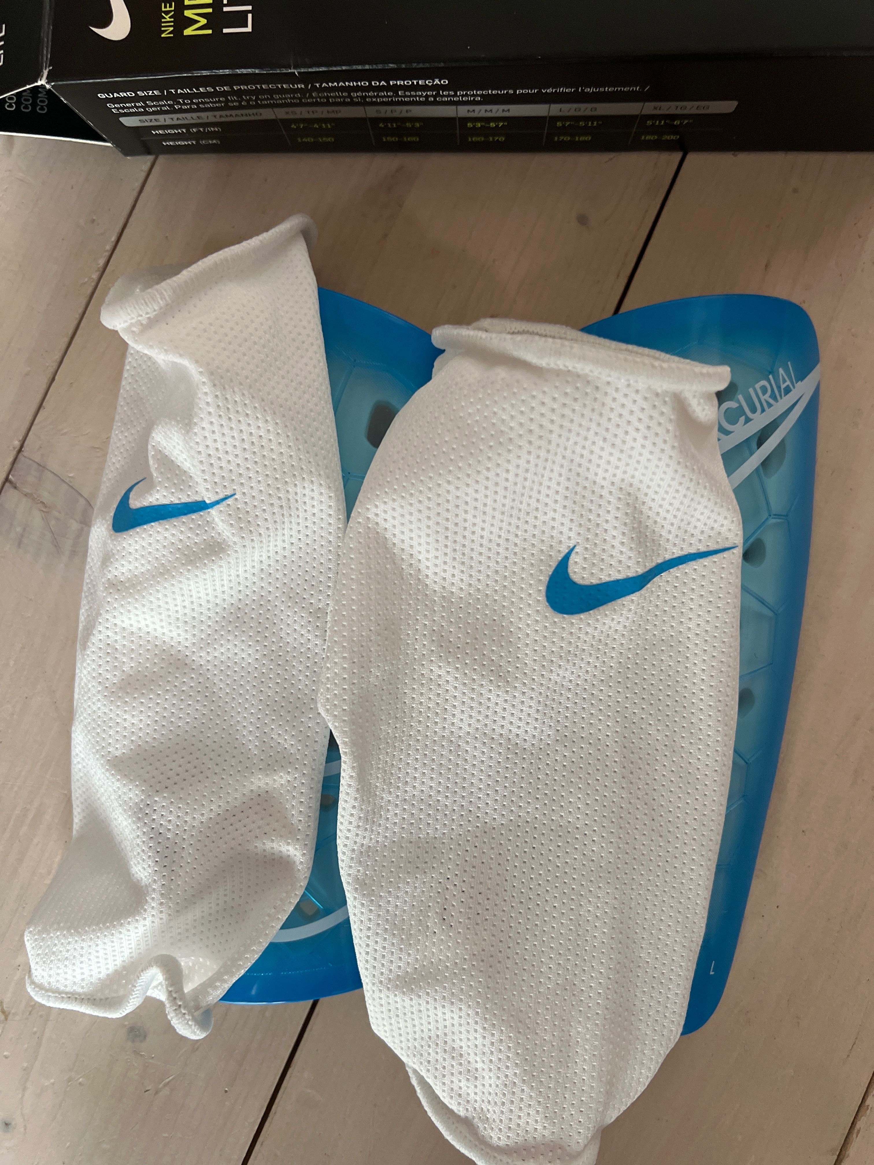 Футболни кори Nike mercurial М размер
