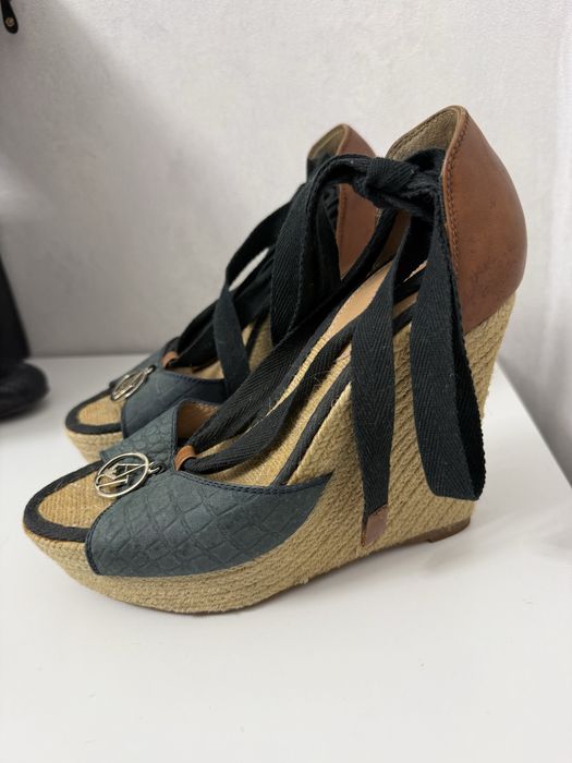 Оригинал armani. Летние туфли на поатформе. 36 размер