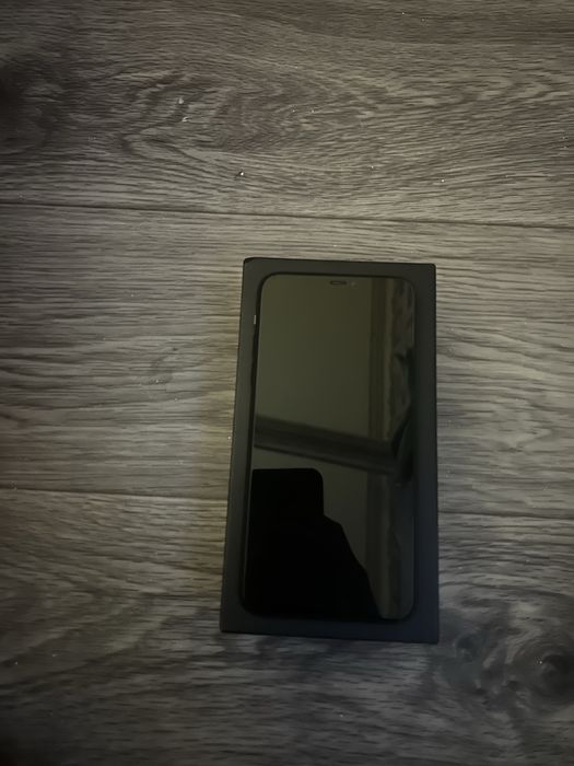 Продаю ацфон 11 про макс