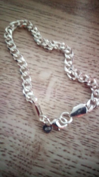 Гривни.         .