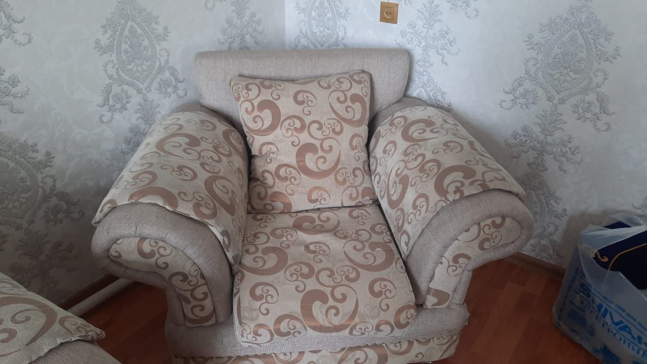 Продам диван тройка