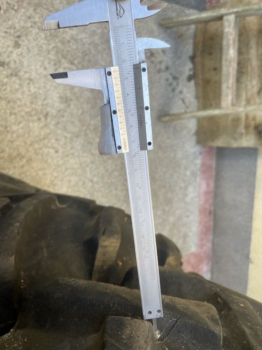 Гуми офролд  тракторни 35 цола -35х12.5х16