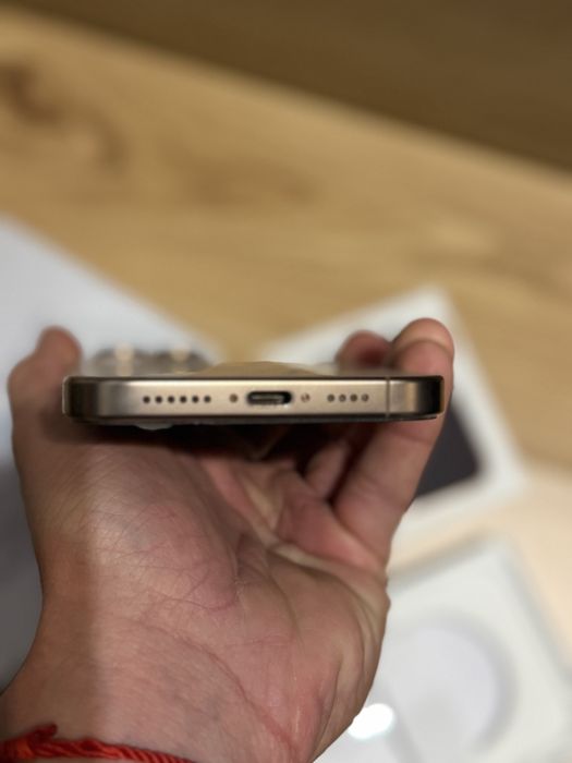 Iphone 16 Pro Max/ 256GB / Desert Titanium