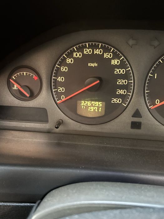 Продавам Volvo s60-2.4 D5