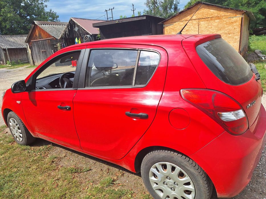 Hyndai I20,3200 euro.Pret negociabil