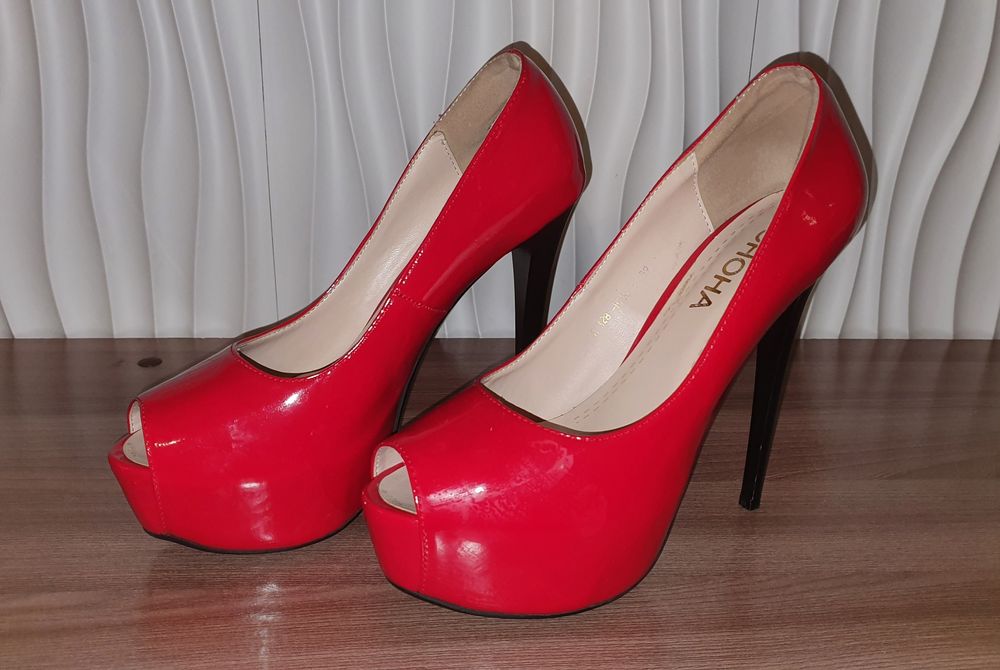 Туфли женские красные