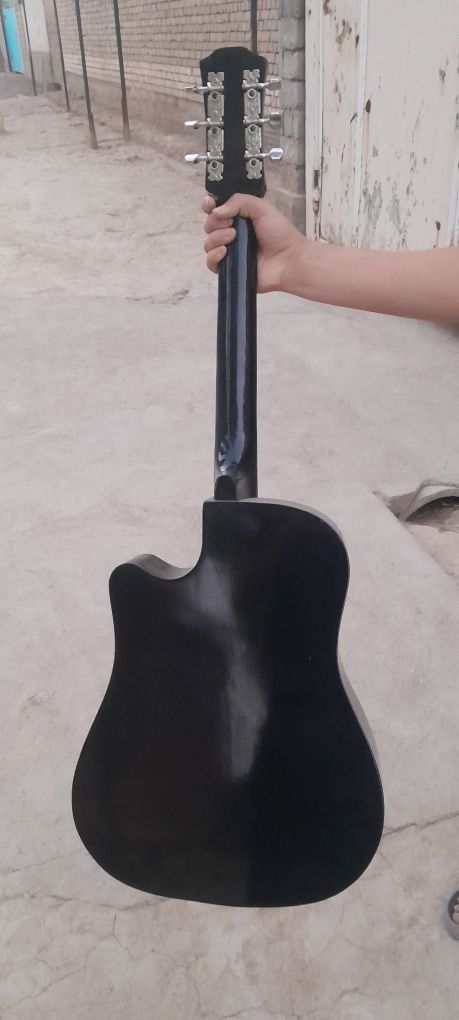 Gitara yangi ishlatilmagan