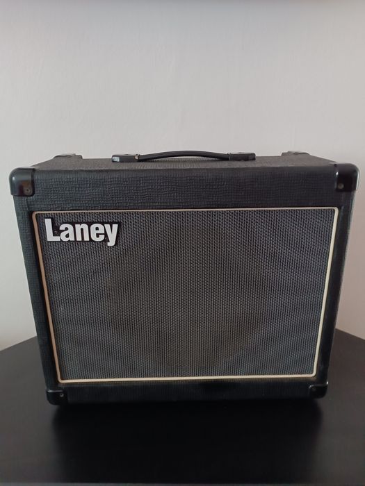 Vând amplificator Laney LG35R