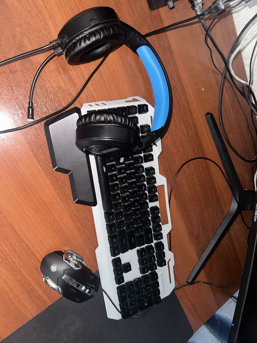 Игровая Клавиатура мышка и наушник