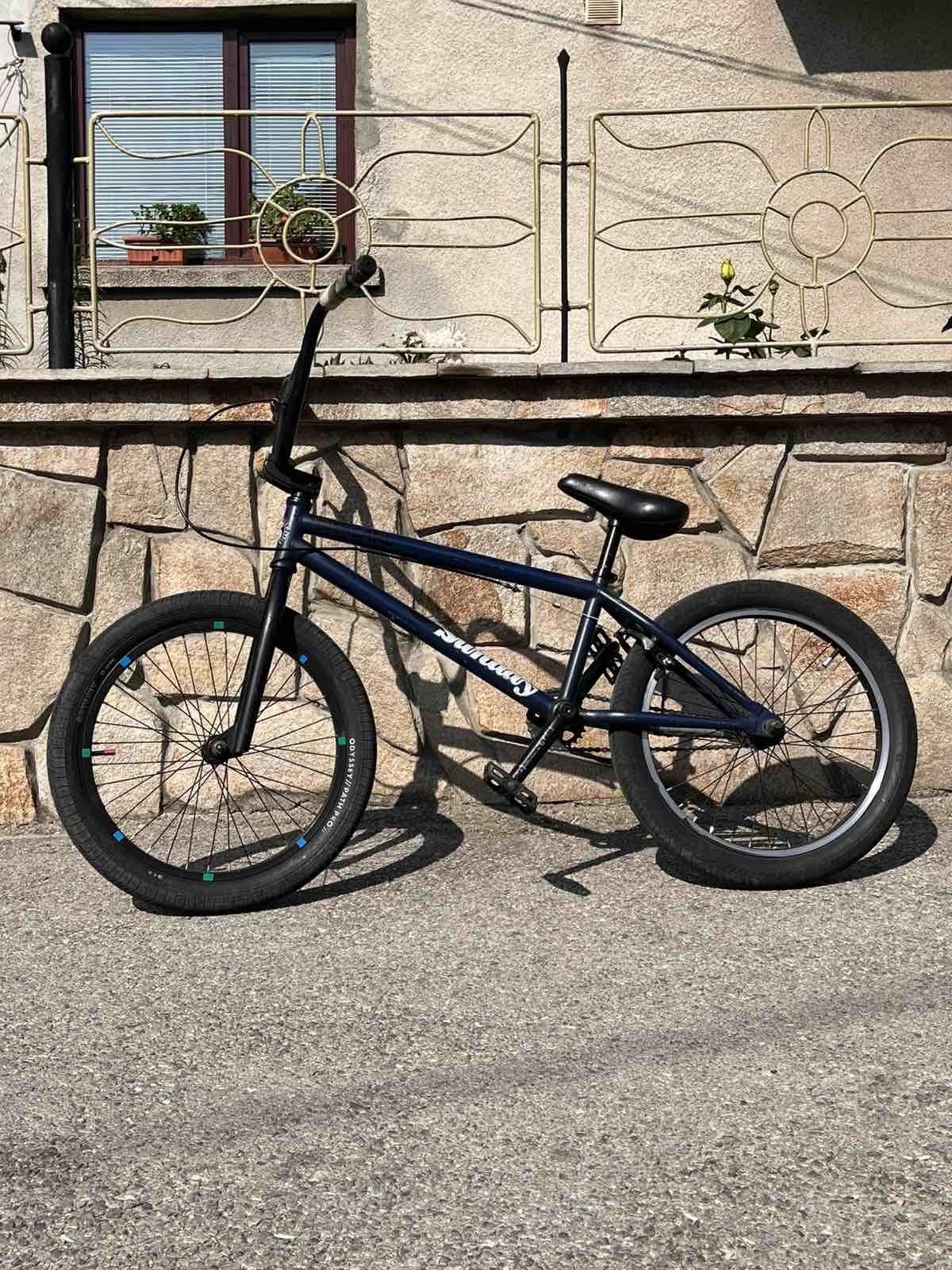 BMX Sunday + тротинетка Oxelo + скейтборд Contrabanda – 300 лв