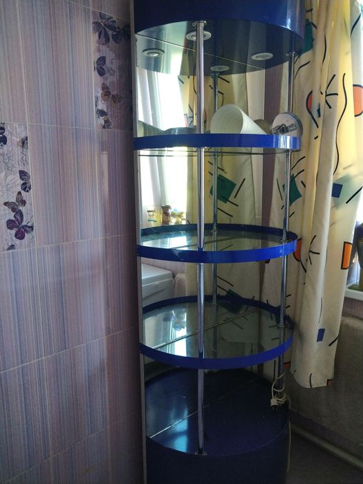 Продам полку с подсветкой . Продам .