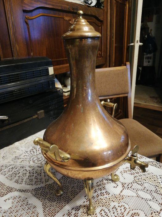 Vas vechi Bronz argintat interior cu robinet functional