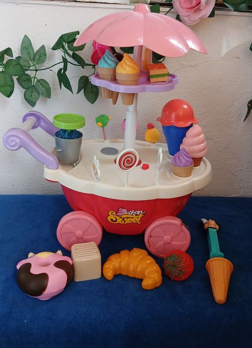 Занимателни играчки и игри за малките деца.