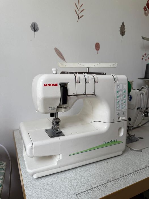 Распошивальная машина JANOME ELNA COVER PRO