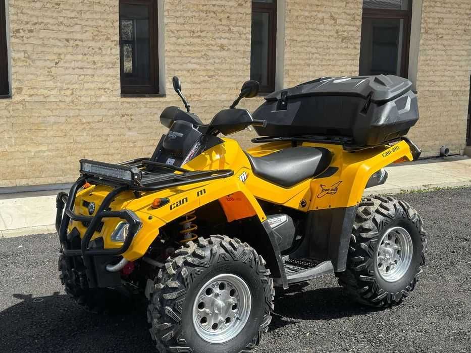 Vând Can-Am outlander 800
