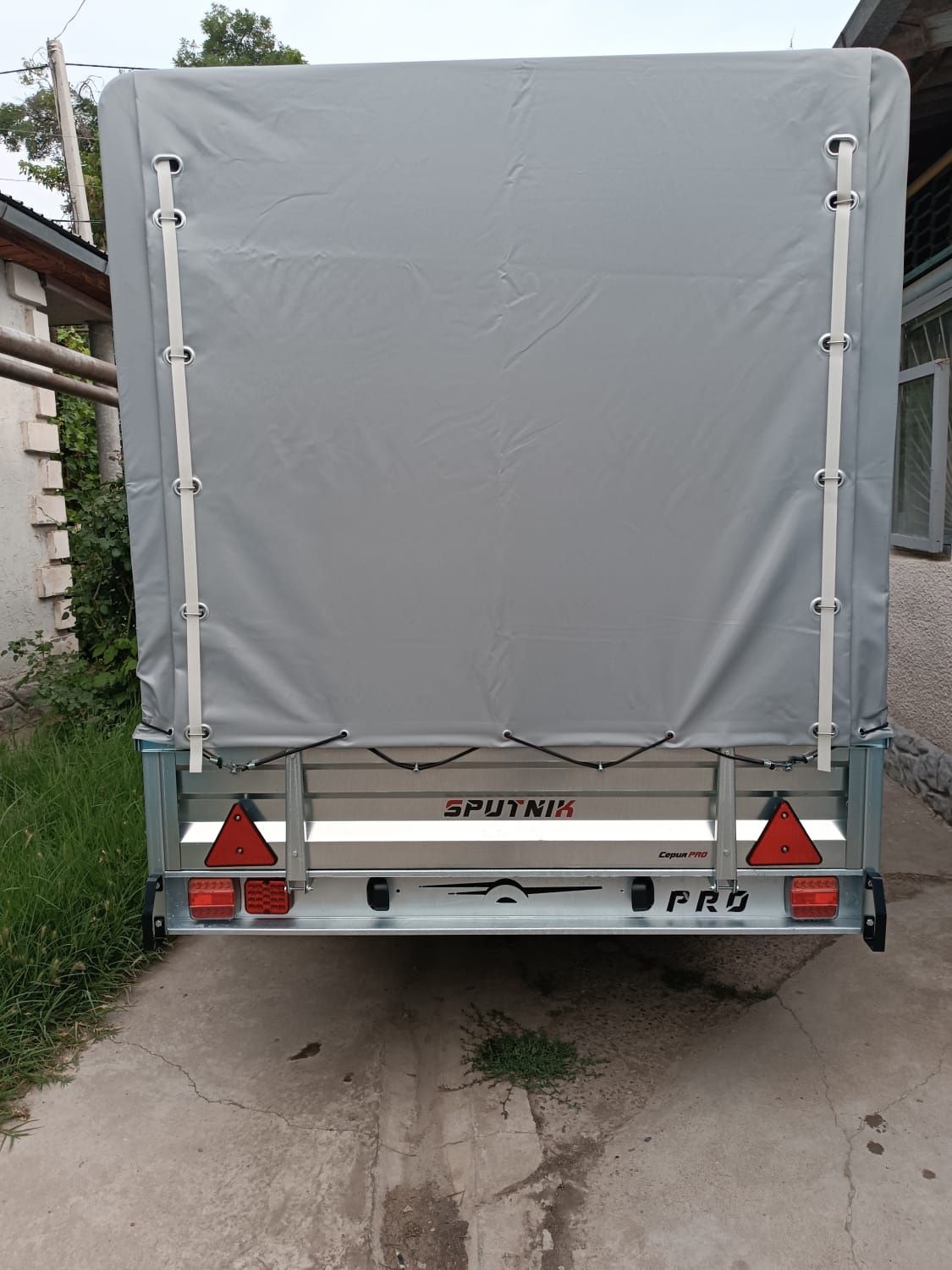 Прицеп двухосный 3 метра новый.