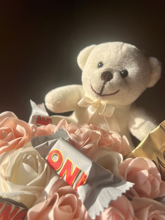 Кутия с мече и розички