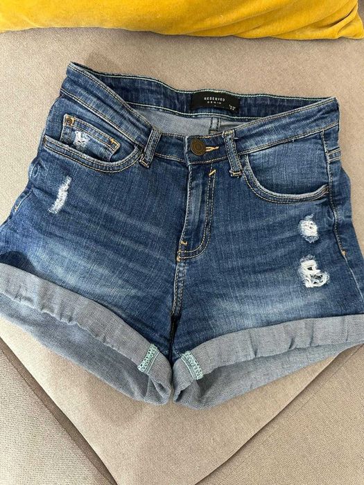 Pantaloni scurti Reserved