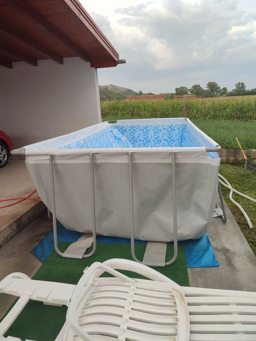 Piscina  de vanzare