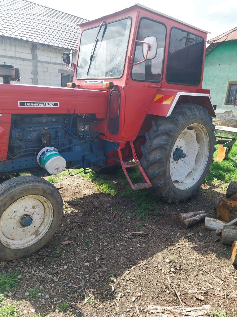 Vând tractor UTB 650