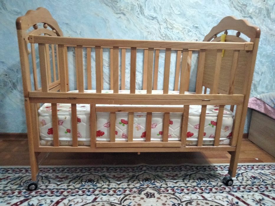 Деревянный детский манеж