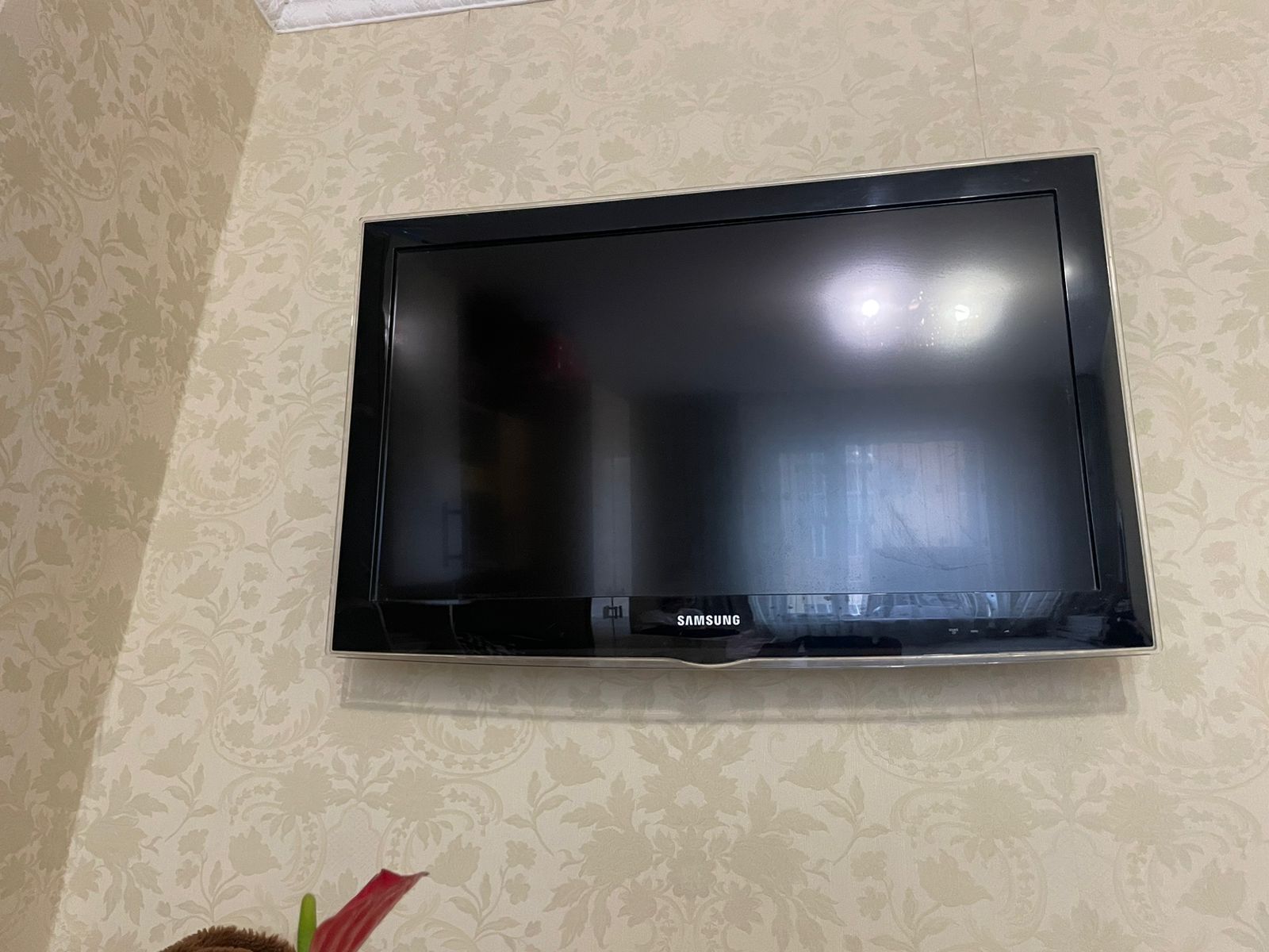 Телевизор Samsung, диагональ 90 см