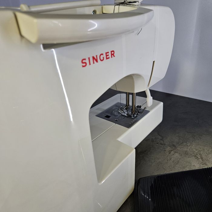 Amanet F28: Masna de cusut Singer Madam 3  (N)