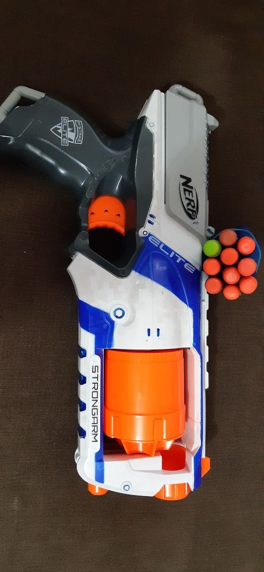 Pistol NERF Elite si X-SHOT