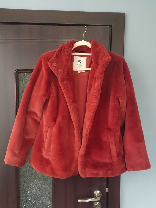 Късо плюшено палто