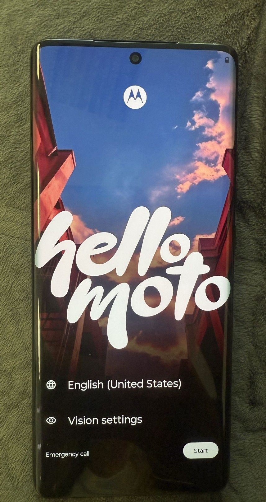 Продавам Motorola edge 50 Pro