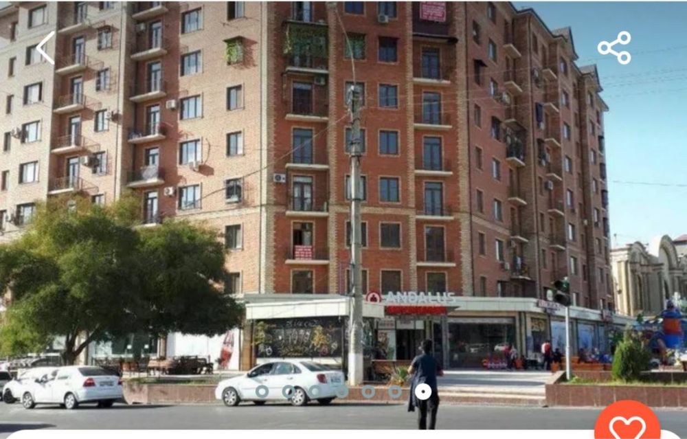 Uy sotiladi 3xonali yevro remont 107m2