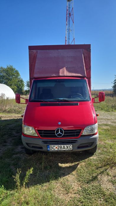 Mercedes Sprinter 311 cu prelata și lift hidraulic