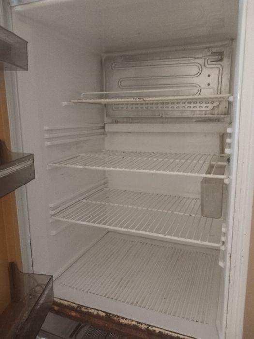 Кf 355 Работещ хладилник и фризер Електролукс