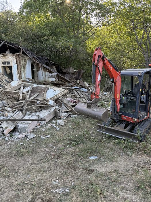 Sapaturi cu miniexcavator