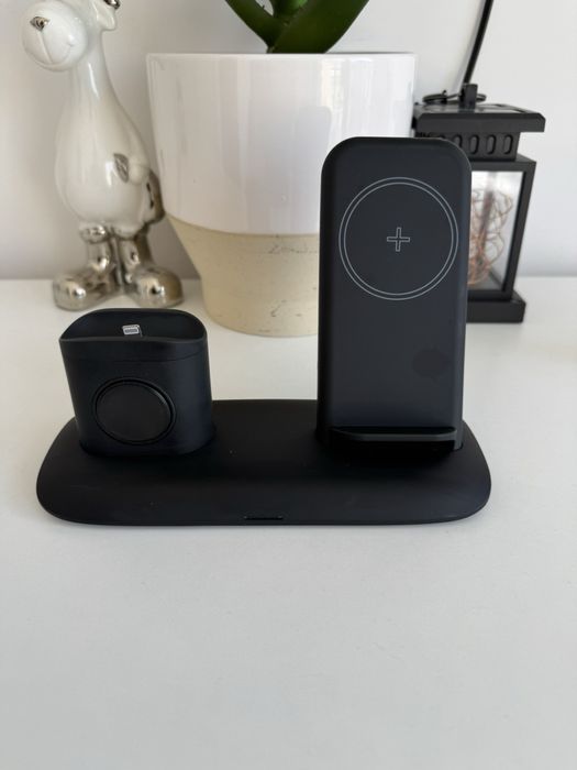 Безжична зарядна станция за iPhone