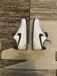 Air force 1 white and black