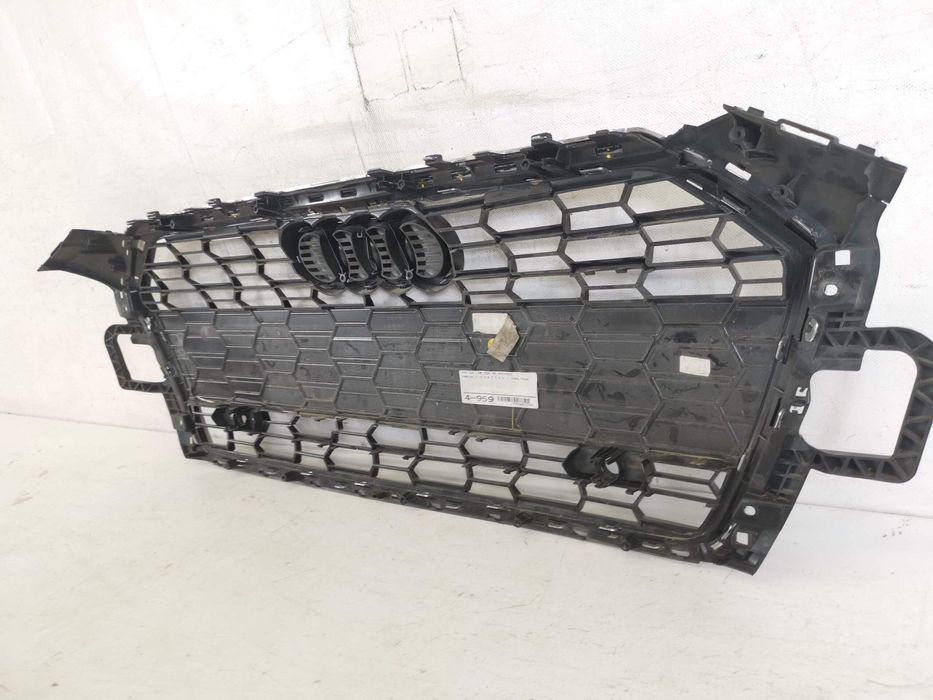 Радиаторна решетка Ауди А5 2 [фейслифт] Оригинална / Radiatorni reshet