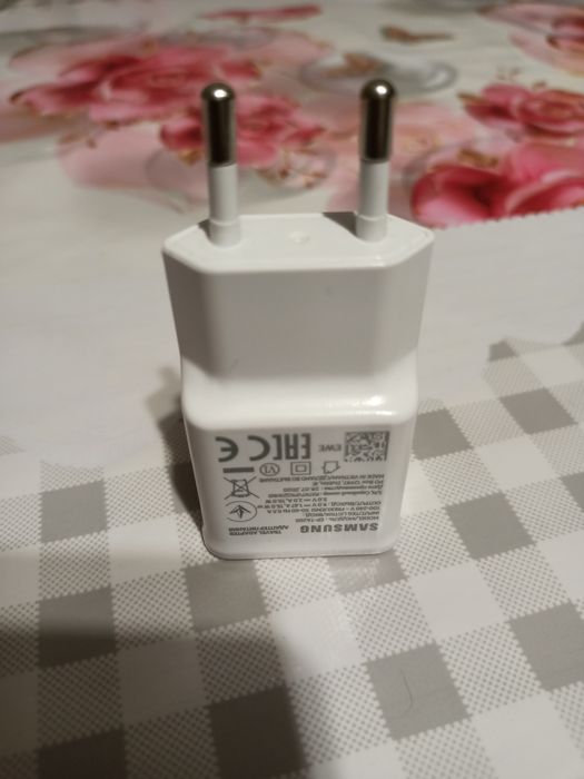 Продам оригинальный адаптер питания, зарядное устройство Samsung