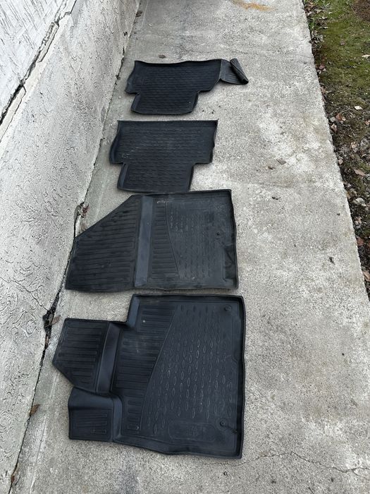 Родные полики от Hyundai Santa Fe 2019.