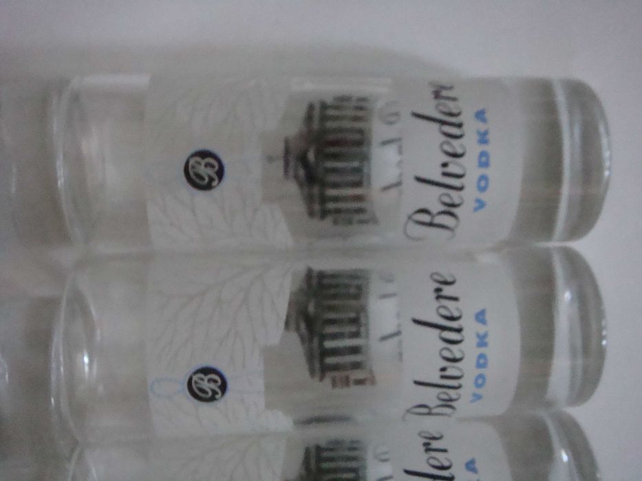 12 чашки за водка "Belvedere"