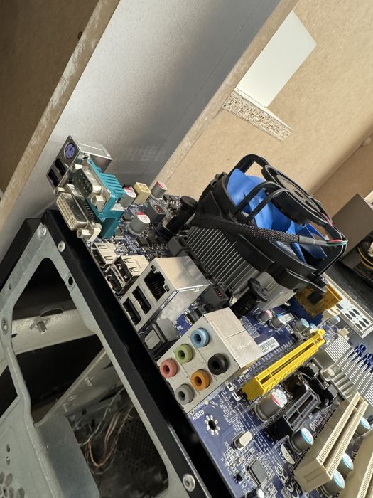 Материнская плата 1156 + Core i3 + 4gb ddr3 (2+2)