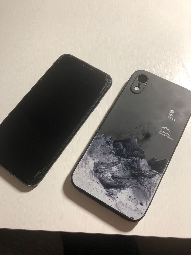 Vând iPhone xr în stare foarte buna