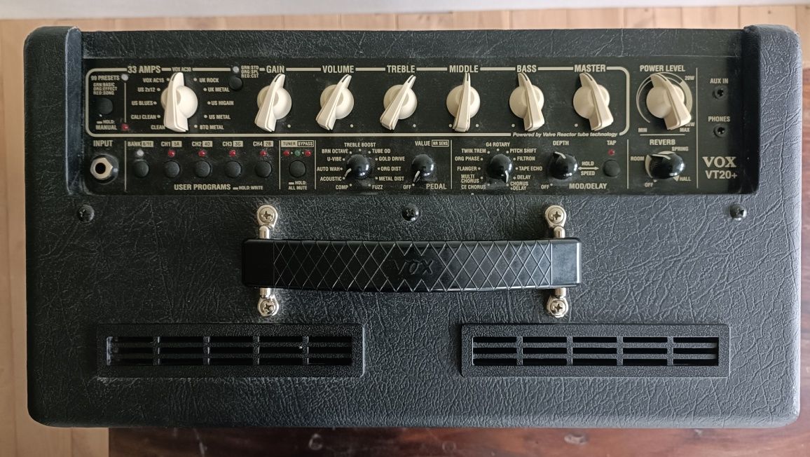 Amplificator VOX Valvetronix VT20+ 30W + pedală originală