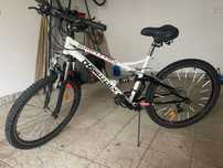 Bicicletă full suspension