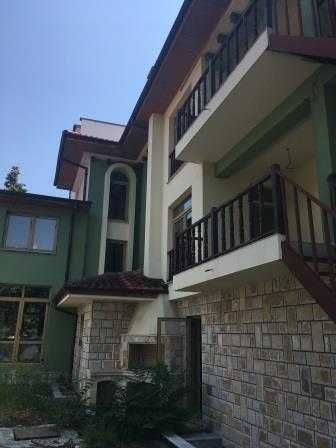 Продавам семеен хотел в гр. Белово