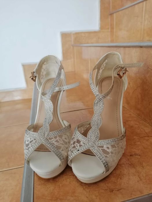 Vand Pantofi sí cizme