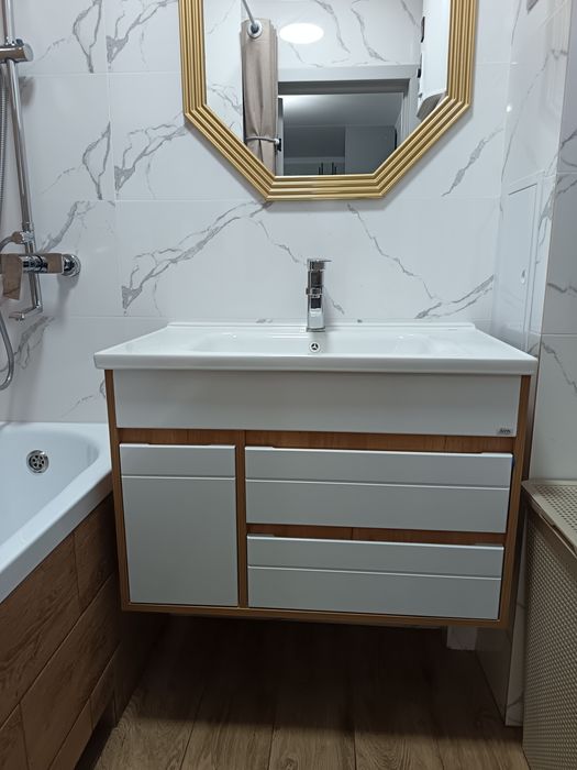 Продам раковину с подвесной тумбой в хорошем состоянии